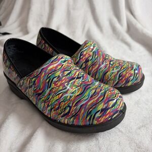 Savvy Women's Nursing Clogs Neon Blur Size 8.5 Slip On Shoes Slip Resistant